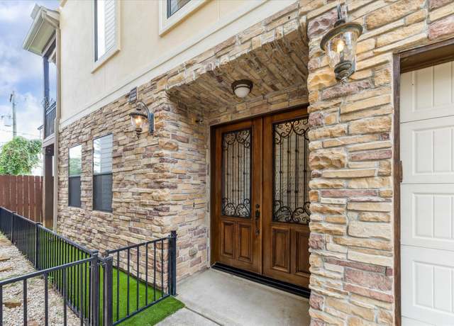 Property at 1512 Thompson St #3, Houston, TX 77007, 3 beds, 2.5 baths