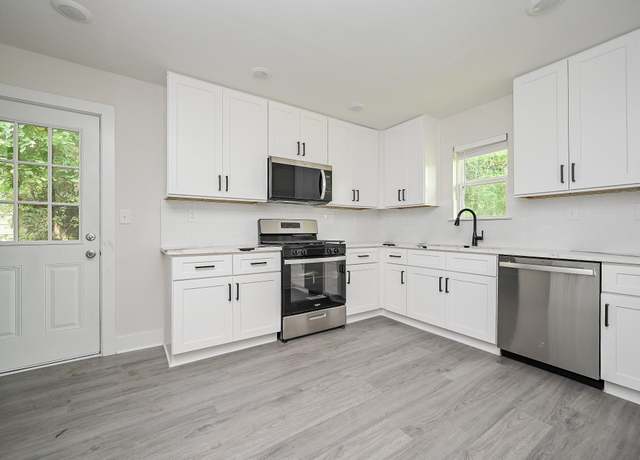 Property at 226 Hyta St, Houston, TX 77018, 3 beds, 2 baths