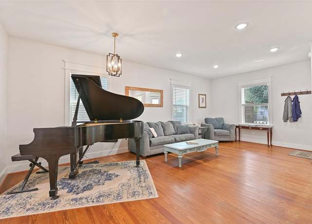Property at 1212 Avenue L, Galveston, TX 77550, 4 beds, 3 baths