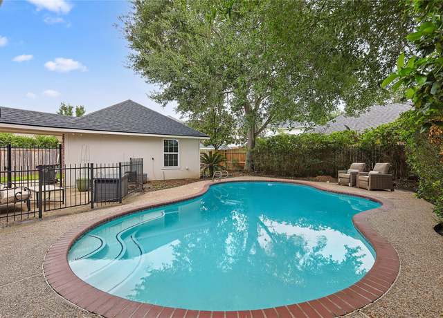 Property at 1415 Meadow Hill Dr, Sugar Land, TX 77479, 5 beds, 3.5 baths