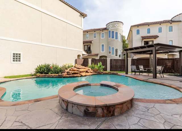 Property at 5526 Mcculloch Cir, Houston, TX 77056, 3 beds, 3.5 baths
