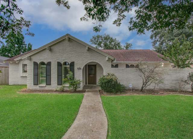 Property at 2407 Del Norte St, Houston, TX 77018, 4 beds, 2 baths