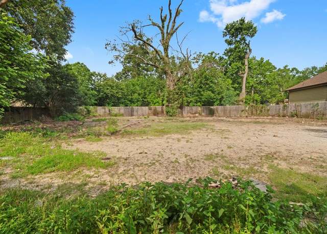 Property at 1615 Gilmore St, Conroe, TX 77301