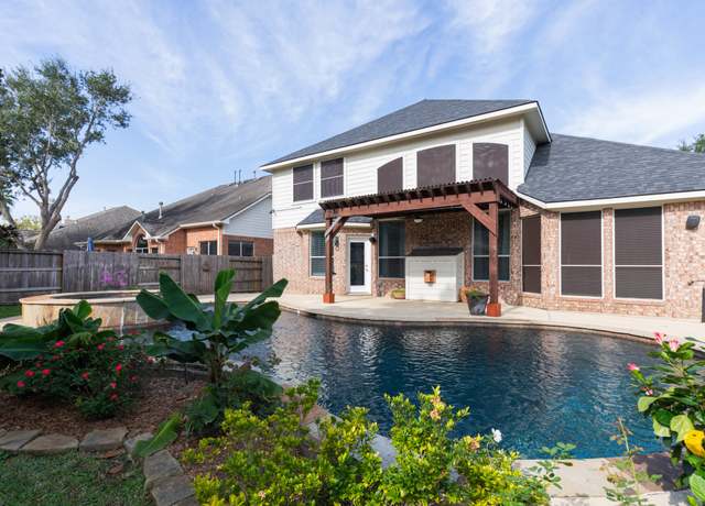 Property at 10526 Carrollton Ct, Missouri City, TX 77459, 4 beds, 3.5 baths