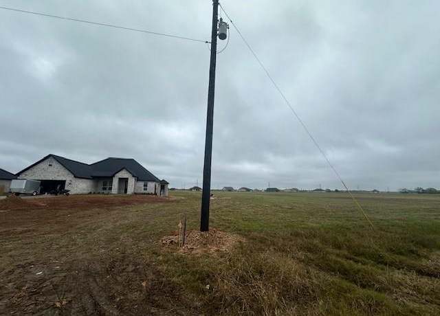 Property at 602 Longhorn Trl, Angleton, TX 77515