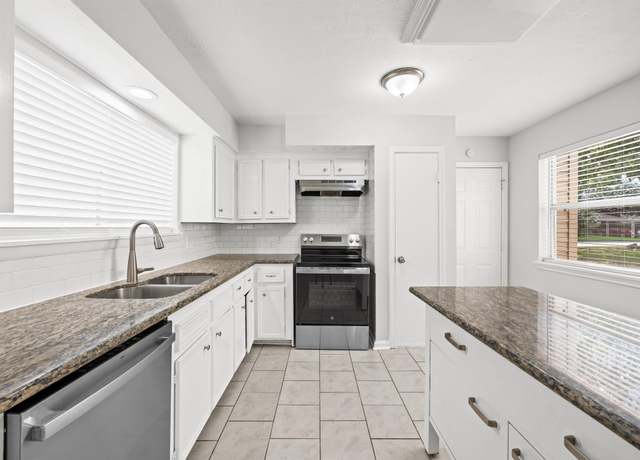 Property at 700 Barbara Ln, Conroe, TX 77301, 4 beds, 2 baths