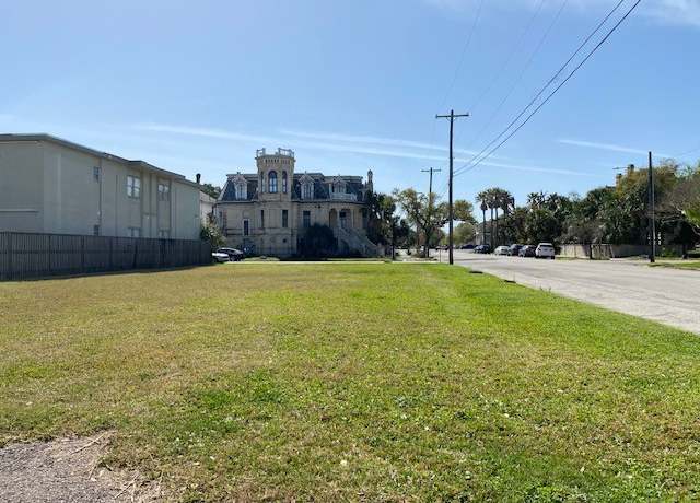 Property at 1628 Sealy St, Galveston, TX 77550