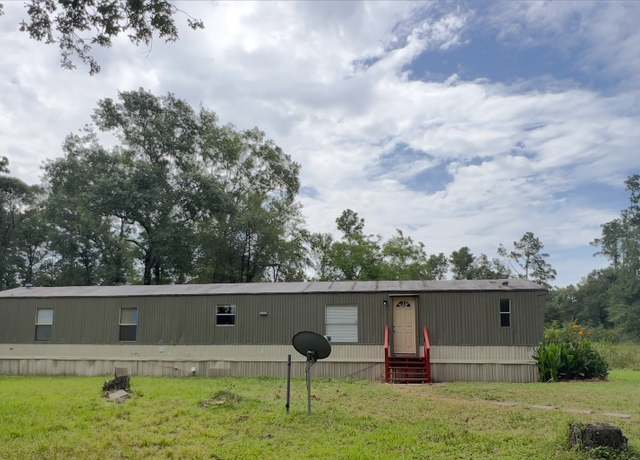 Property at 15426 Creighton Rd, Conroe, TX 77302, 3 beds, 2 baths