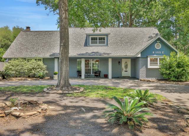 Property at 105 N Delmont Dr E, Conroe, TX 77301, 3 beds, 3 baths