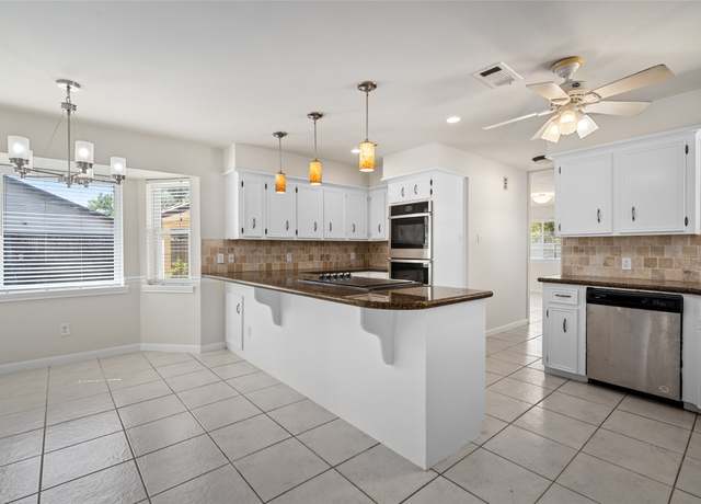 Property at 1133 Sally Anne Dr, Rosenberg, TX 77471, 4 beds, 2.5 baths