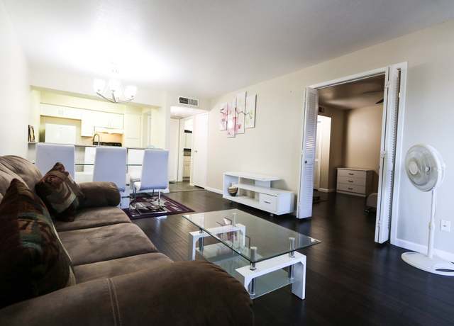 Property at 3035 Walnut Bend Ln #33, Houston, TX 77042, 1 bed, 1 bath