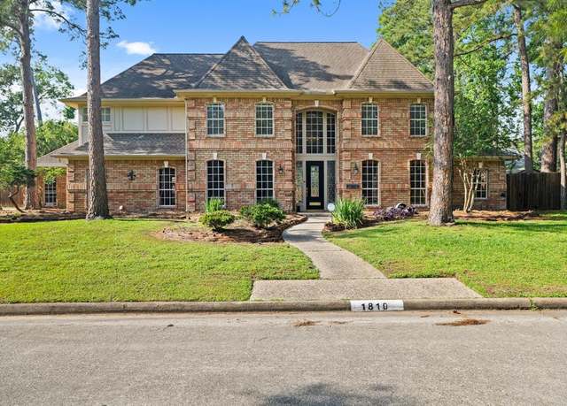Property at 1810 Seven Maples Dr, Kingwood, TX 77345, 4 beds, 3.5 baths