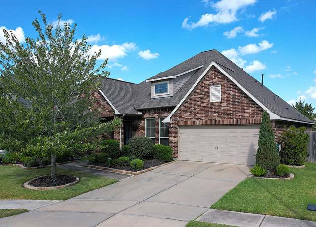 Property at 11106 English Holly Ct, Tomball, TX 77375, 4 beds, 3.5 baths