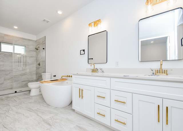Property at 4913 Nichols St, Houston, TX 77020, 3 beds, 2.5 baths