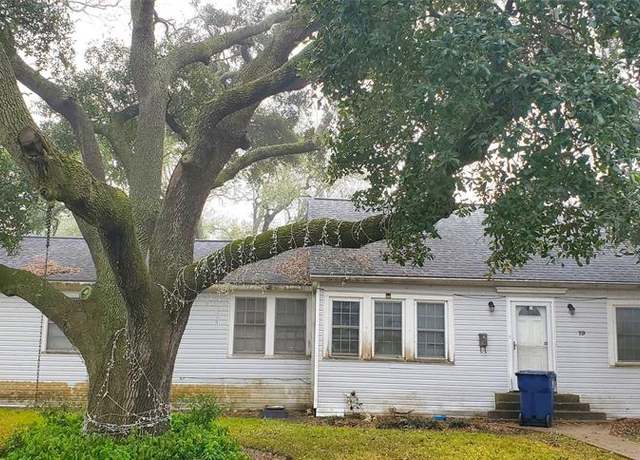 Property at 19 12th Ave N, Texas City, TX 77590, 4 beds, 1 bath