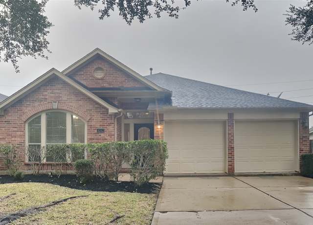 Property at 4542 Long Creek Dr, Fresno, TX 77545, 4 beds, 2 baths