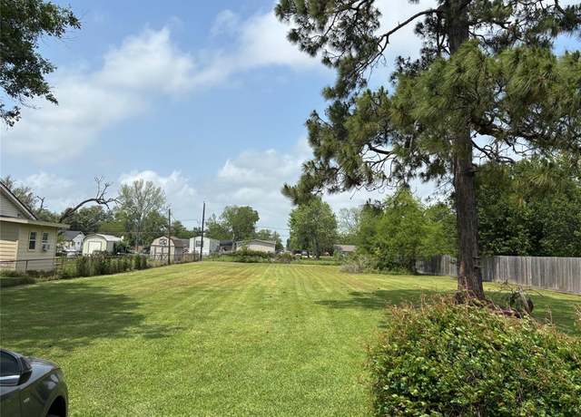 Property at 2501 Barbers Hill Rd, Highlands, TX 77562