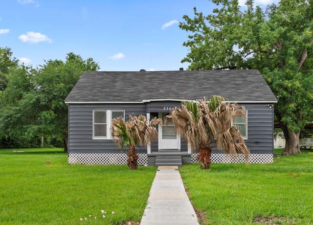 Property at 2303 Wright Blvd, Baytown, TX 77520, 3 beds, 1.5 baths