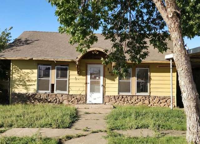 Property at 115 E Hallie St, Floydada, TX 79235, 2 beds, 1 bath