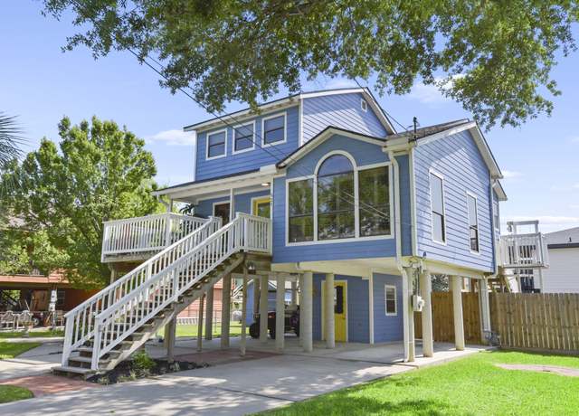 Property at 521 Pine Rd, Clear Lake Shores, TX 77565, 2 beds, 2 baths