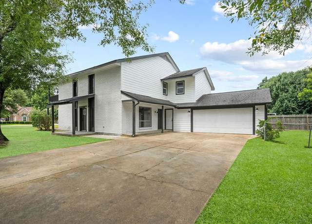 Property at 9645 Twin Shores Dr, Willis, TX 77318, 4 beds, 2.5 baths