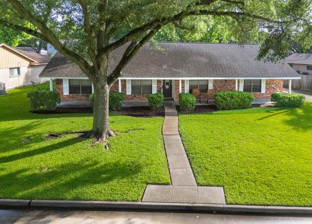 Property at 3405 Randall St, Pearland, TX 77581, 4 beds, 2 baths