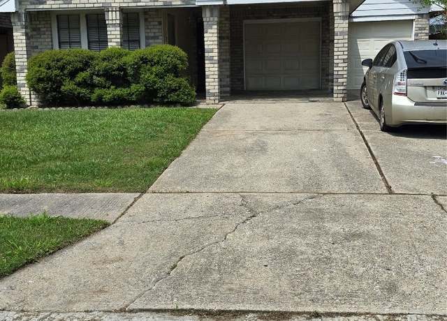 Property at 2314 Tomlinson Trail Dr, Houston, TX 77067, 3 beds, 2 baths