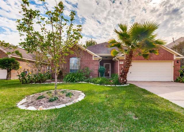 Property at 4926 Linden Pl, Pearland, TX 77584, 4 beds, 2 baths