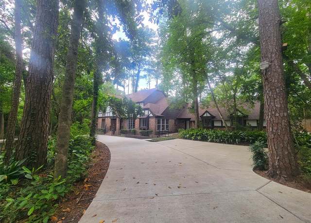 Property at 656 Stonewall Jackson Dr, Conroe, TX 77302, 5 beds, 3.5 baths