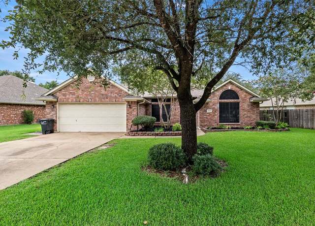 Property at 1717 Starling Dr, College Station, TX 77845, 4 beds, 2 baths