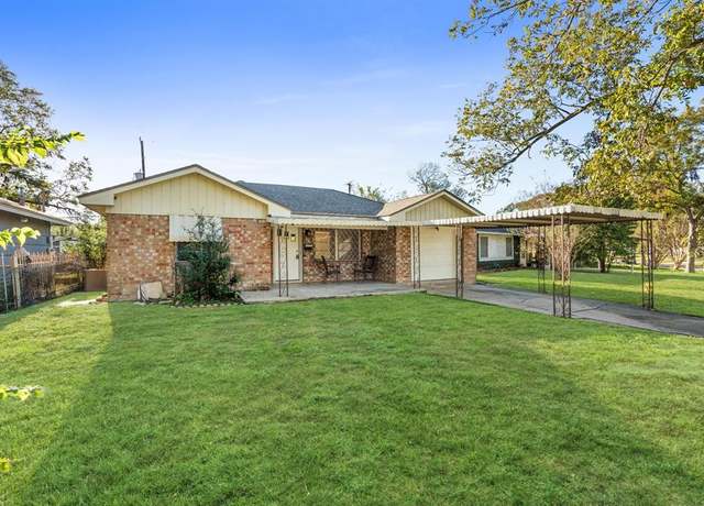 Property at 2527 Roy Cir, Houston, TX 77007, 3 beds, 2 baths