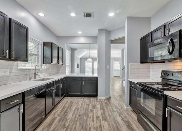 Property at 3807 Springcrest Ln, Montgomery, TX 77356, 4 beds, 2.5 baths