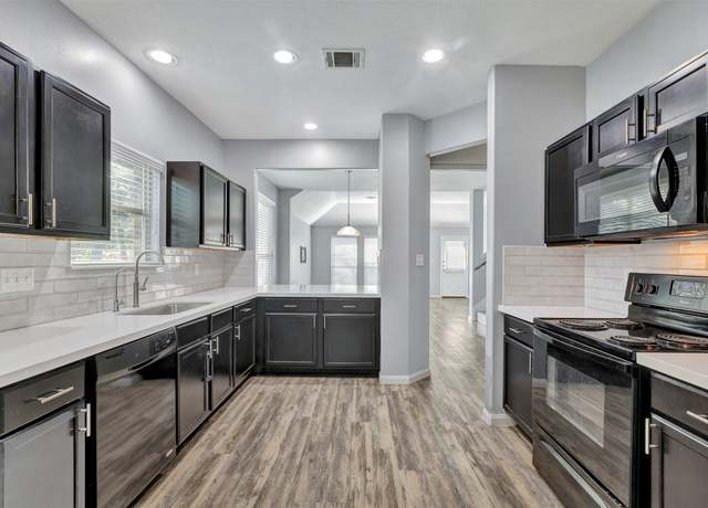 Property at 3807 Springcrest Ln, Montgomery, TX 77356, 4 beds, 2.5 baths