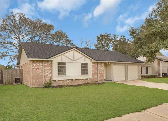 Property at 5010 Appleblossom Ln, Friendswood, TX 77546, 4 beds, 2 baths