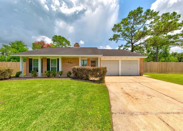 Property at 805 E Stadium Ct, Friendswood, TX 77546, 3 beds, 2 baths