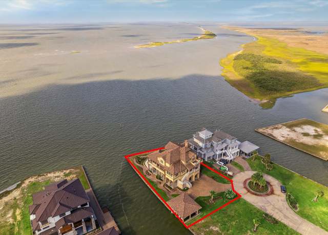 Property at 9 Happy Jack, Hitchcock, TX 77563, 4 beds, 5 baths