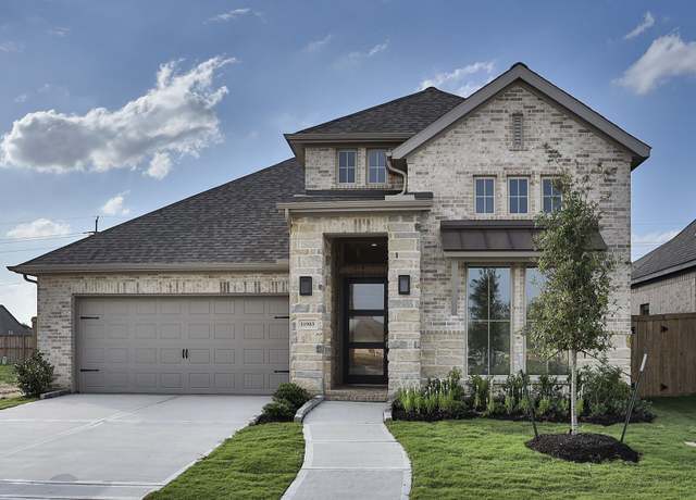 Property at 11903 Sawgrass Dr, Mont Belvieu, TX 77523, 4 beds, 3 baths