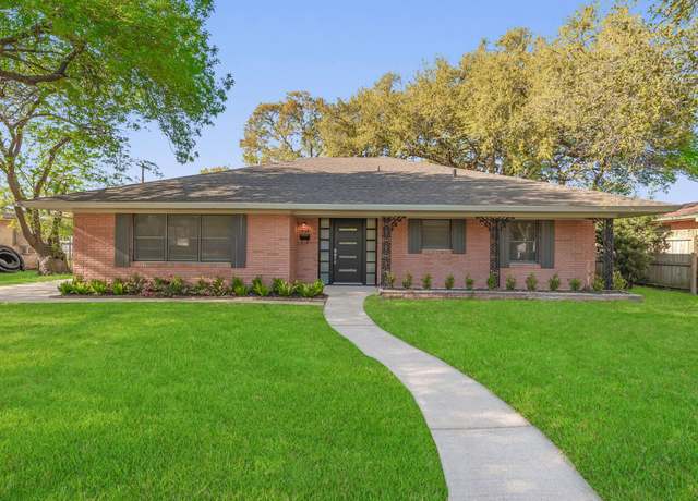 Property at 924 22nd Ave N, Texas City, TX 77590, 3 beds, 2 baths