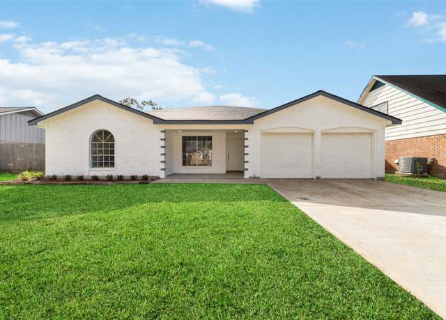 Property at 12707 W Club Ln, Houston, TX 77099, 3 beds, 2 baths