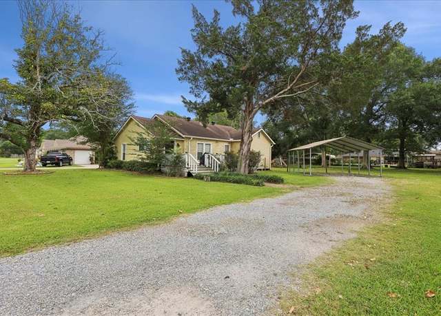 Property at 751 Bridgeview St, Bridge City, TX 77611, 2 beds, 1 bath