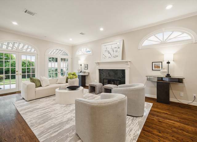 Property at 2213 Sheridan St, Houston, TX 77030, 4 beds, 3.5 baths