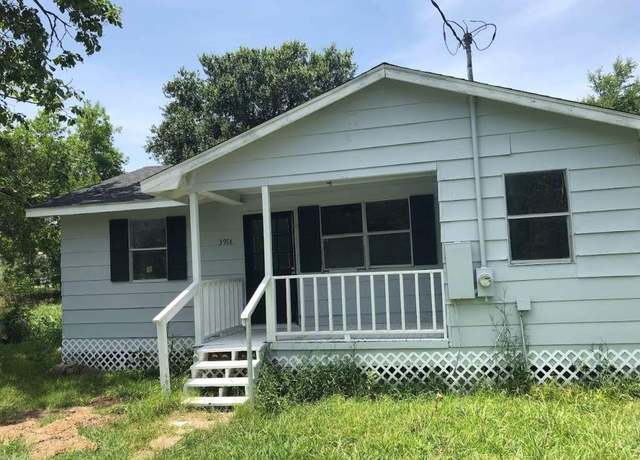 Property at 3918 N Sycamore St, Bedias, TX 77831, 3 beds, 1 bath