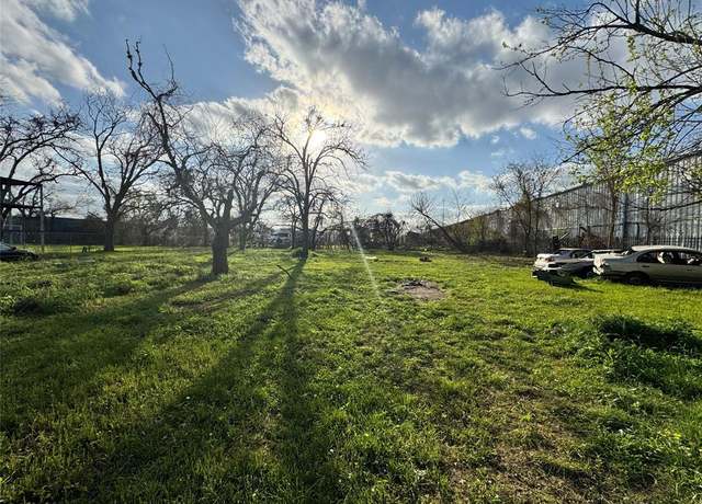 Property at 4805 E O S T Dr, Houston, TX 77013, 3 beds, 2 baths