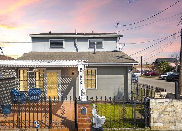 Property at 2128 59th St, Galveston, TX 77551, 4 beds, 3.5 baths