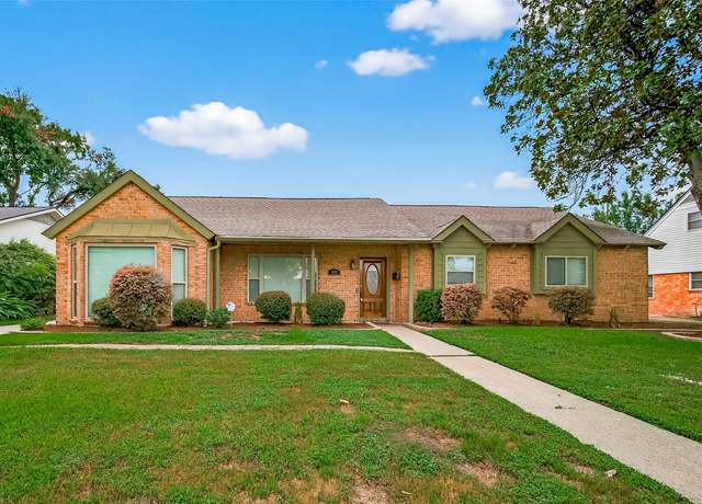 Property at 8822 Hazen St, Houston, TX 77036, 3 beds, 2.5 baths