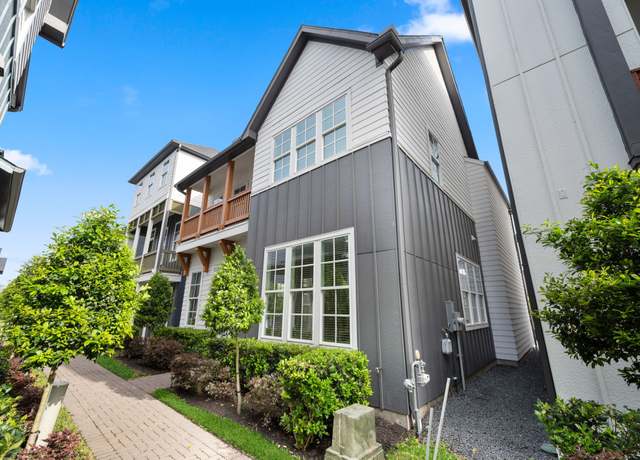 Property at 614 Delmar St, Houston, TX 77023, 3 beds, 3.5 baths