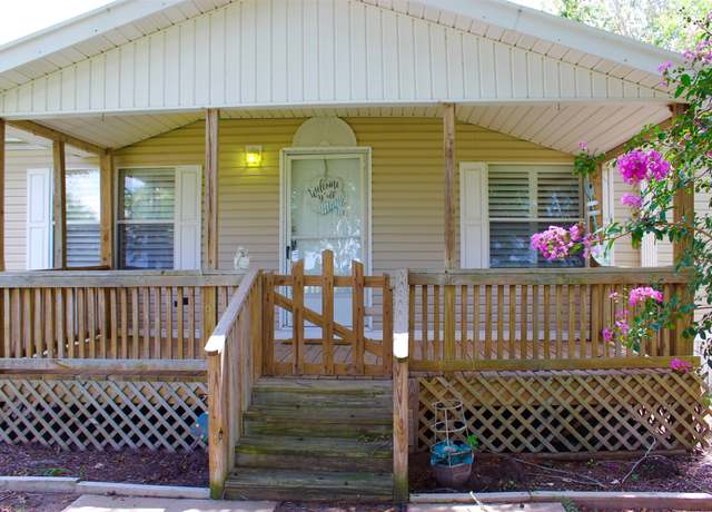 Property at 38931 Addie Gee Rd, Hempstead, TX 77445, 3 beds, 2 baths