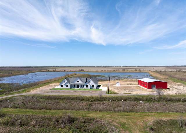 Property at 13458 County Road 210, Danbury, TX 77534, 5 beds, 4.5 baths
