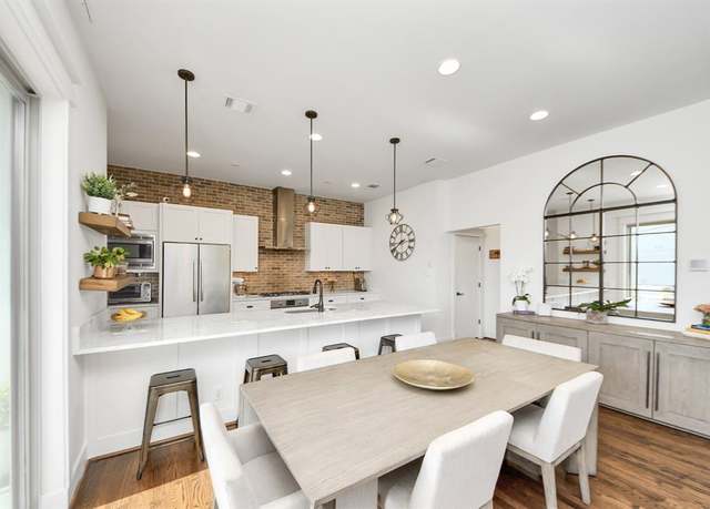 Property at 5240 Gibson St, Houston, TX 77007, 3 beds, 3.5 baths