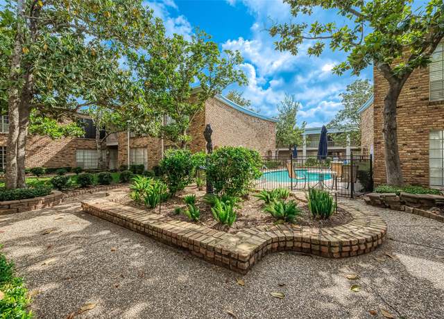 Property at 2121 Fountain View Dr #22, Houston, TX 77057, 1 bed, 1 bath